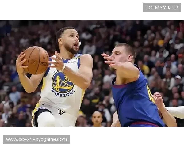 库里三分连中，勇士在下半场掀起猛攻